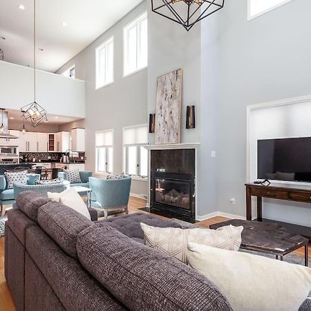Вілла Eclectic Stylish And Cozy Milwaukee Unit Екстер'єр фото