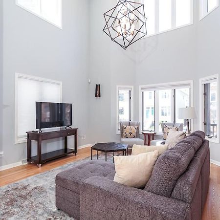 Вілла Eclectic Stylish And Cozy Milwaukee Unit Екстер'єр фото