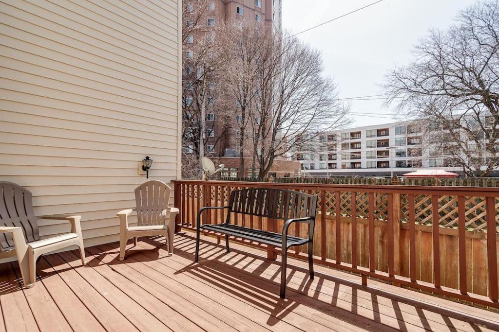 Вілла Eclectic Stylish And Cozy Milwaukee Unit Екстер'єр фото